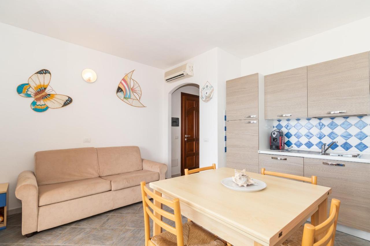 Appartamento Con Piscina 03 Trinità dʼAgultu Buitenkant foto